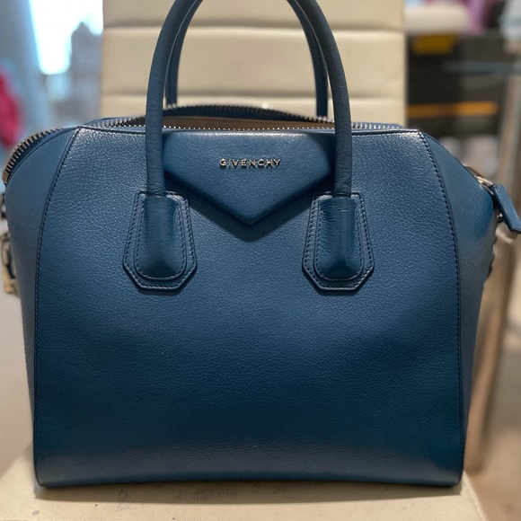 Givenchy Medium Antigona - Picture 4 of 5